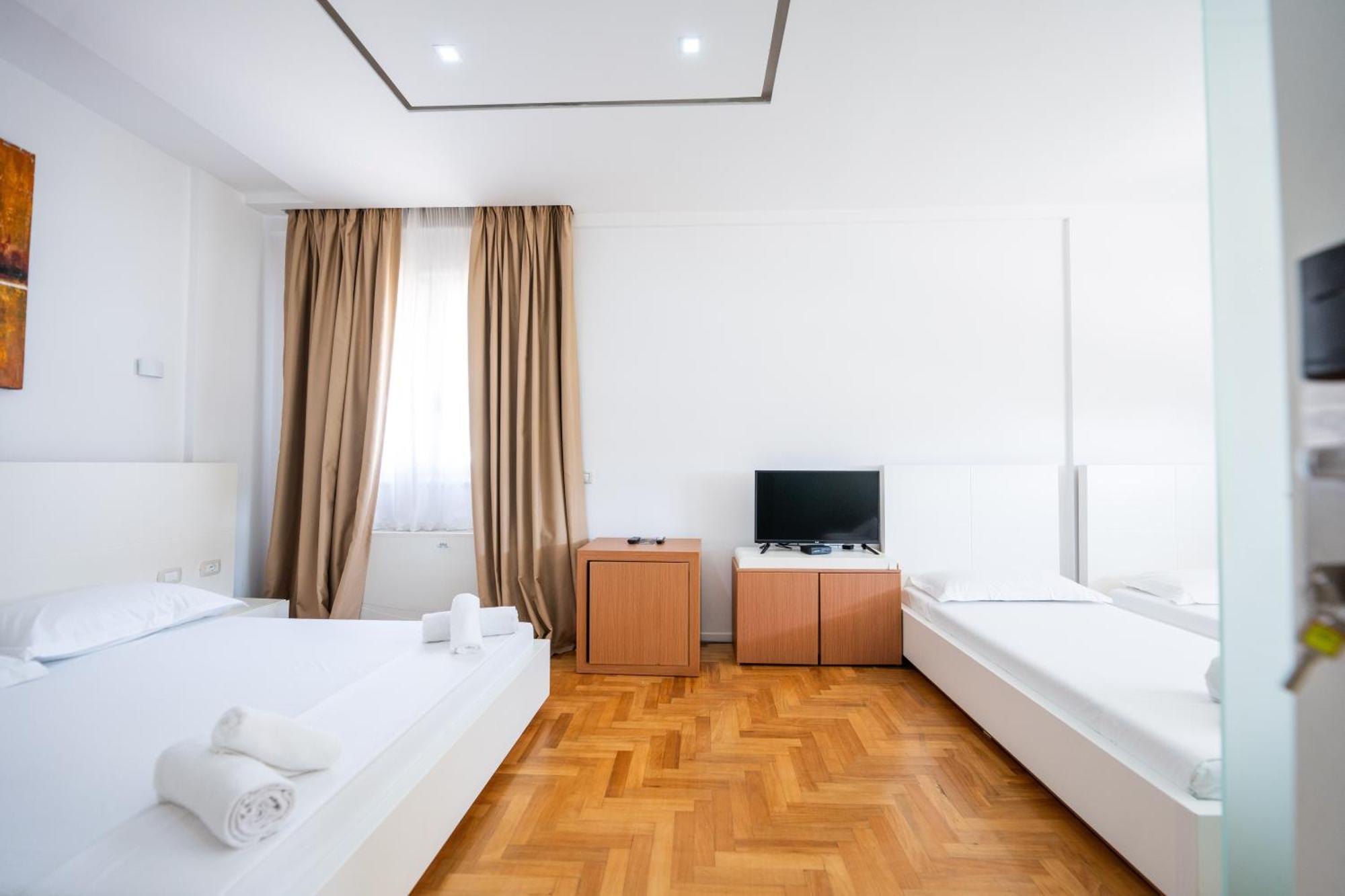 Thea Hotel วญอเรอ ภายนอก รูปภาพ